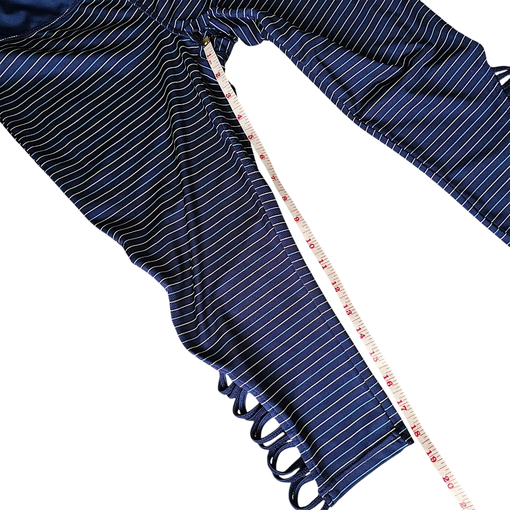 Jockey Women's Striped Cutout Capri Active Leggings - Size M - Picture 10 of 10